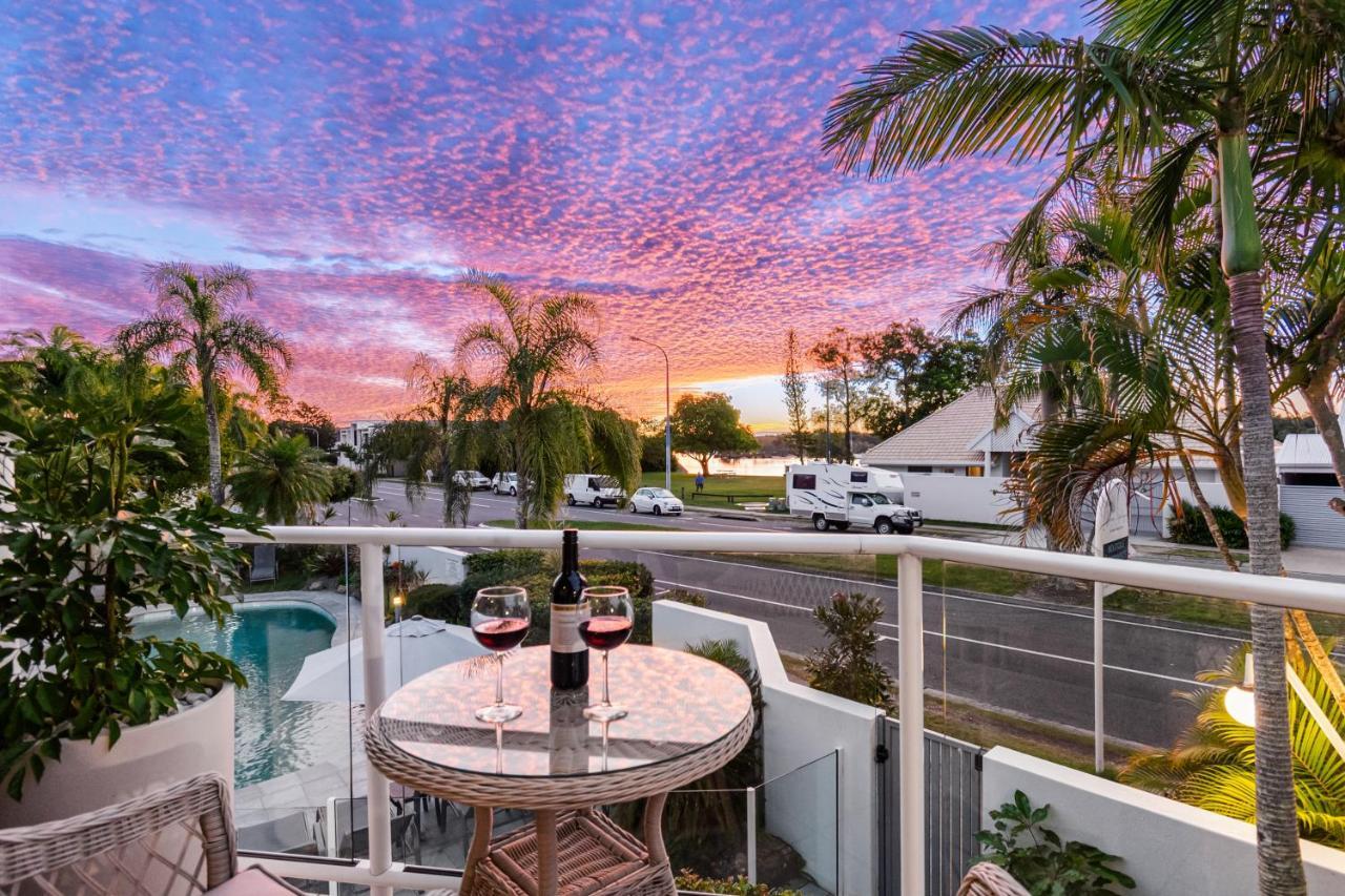 Noosa Boutique Apartments & Elkhorn Villas מראה חיצוני תמונה